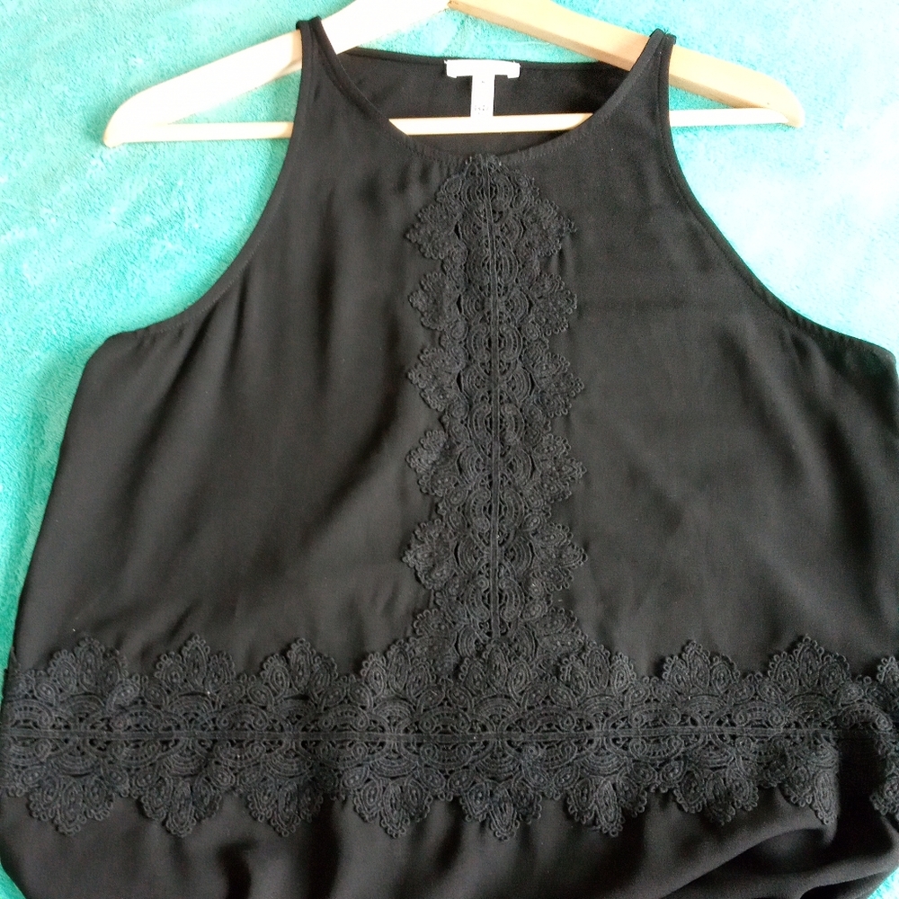 Leith Medium Black Lace Trim Dress - Picture 6 of 8